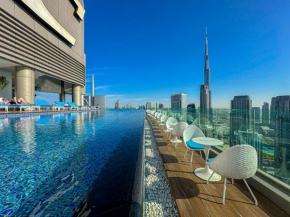 Super High Infinity Pool and amazing Burj Khalifa View 3 Bedroom apartment in Paramount Hotel Midtown